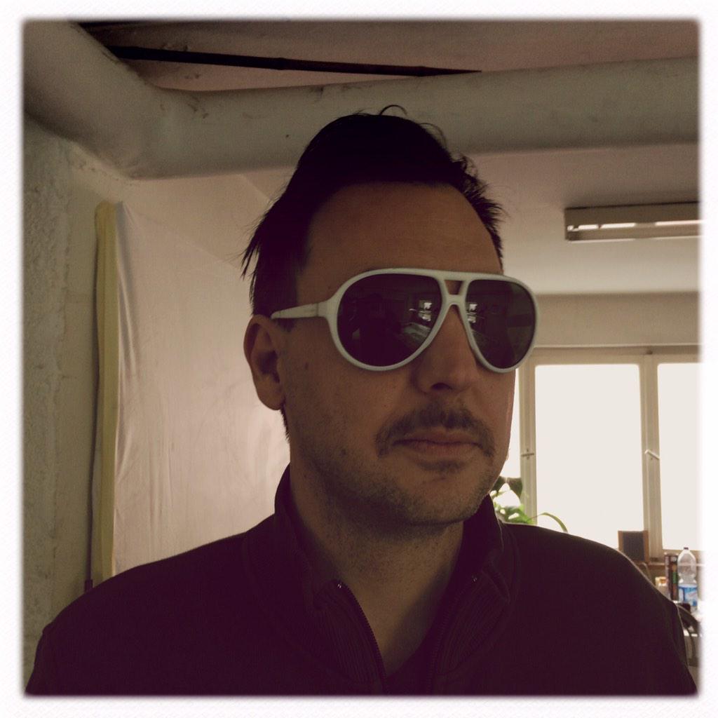 UweMeis's tweet photo. New Look New Style:)! http://t.co/IgL03mVJmd