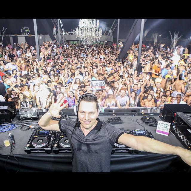 tiesto's tweet image. To DJ to a crowd feels like a celebration! Every time! #ClubLife #Party #Celebrate #Life