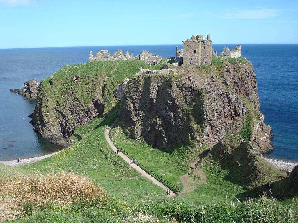 HoodakiHolidays's tweet photo. Dunnottar Castle, #Scotland
#Castle #Travel #earth #nature #naturefacts #naturevalue #Wonderfulworld #amazing http://t.co/hkPGDPR6Nq