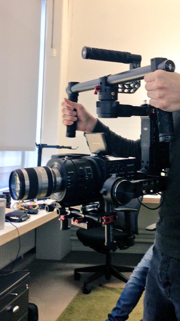Onze cameraman @Ricsmits test de DJI Ronin Gimbal met onze Sony FS700 camera. #Gearporn