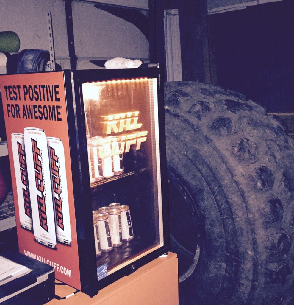 crossfitnest's tweet photo. Kill Cliff recovery drinks are in. 1 for 3 or 2 for 5. Both flavors are pretty tasty. #recovery #crossfit #squats http://t.co/b2Ux4nxI6c