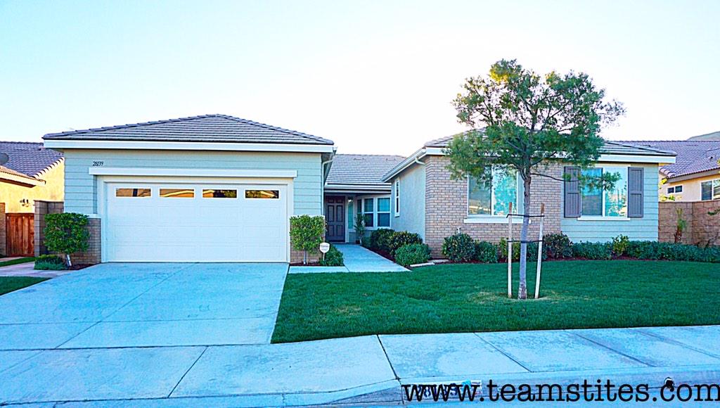 Findsandy's tweet image. Anyone looking for a Single story 3 bedroom plus office and 2 bathrooms? #HeritageLake #Menifee #HomeForSale #Turnkey