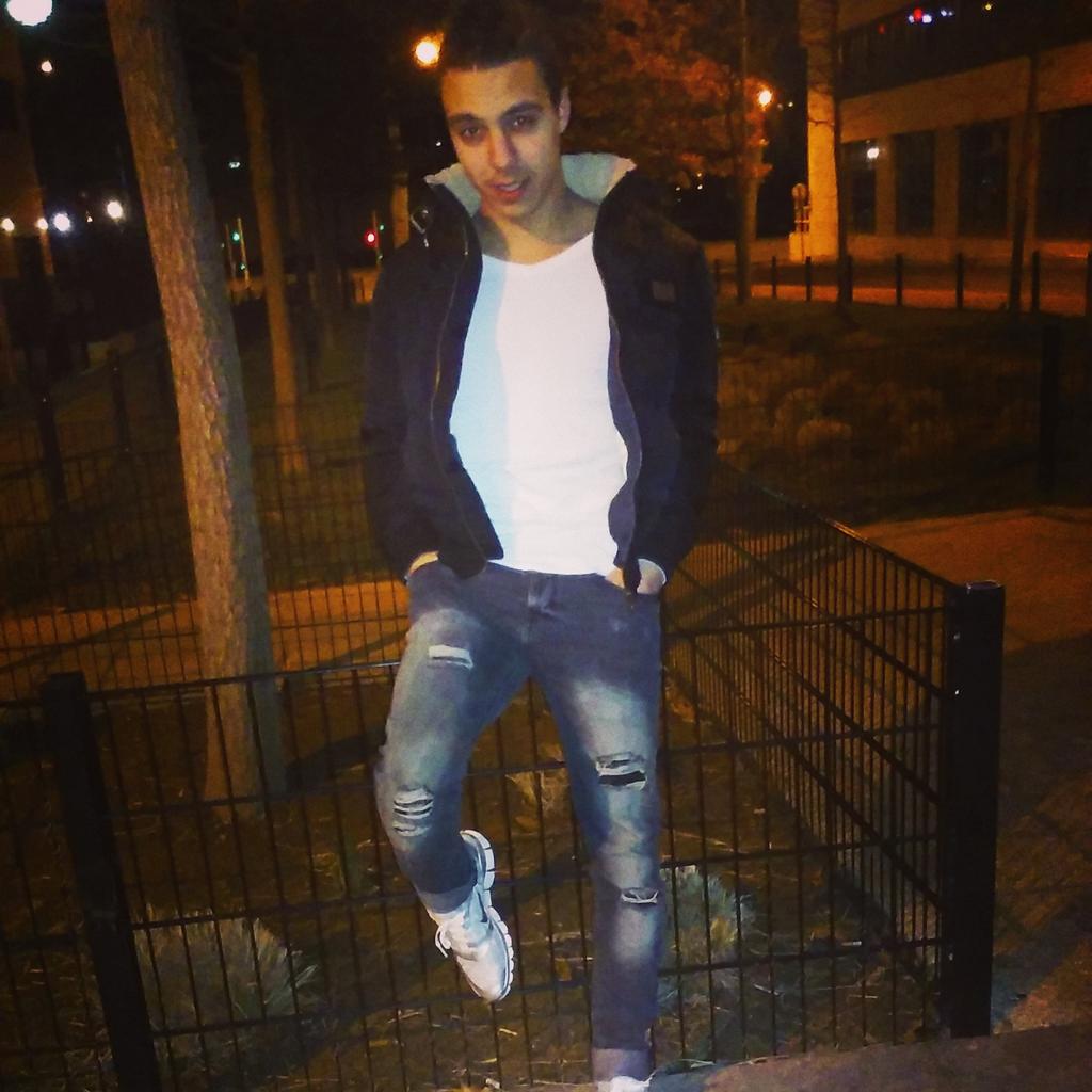 TeddyZi's tweet photo. http://t.co/9bF5YzfHaq