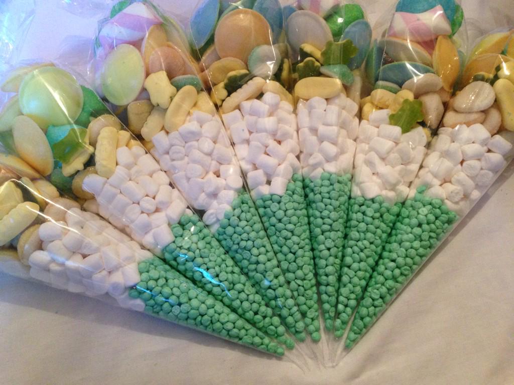 candyqueensms's tweet photo. New stock been delivered to the New prestwick post office at the Toll Ayr 🍭🍬🍭🍬 http://t.co/AJbP2pK3Nq