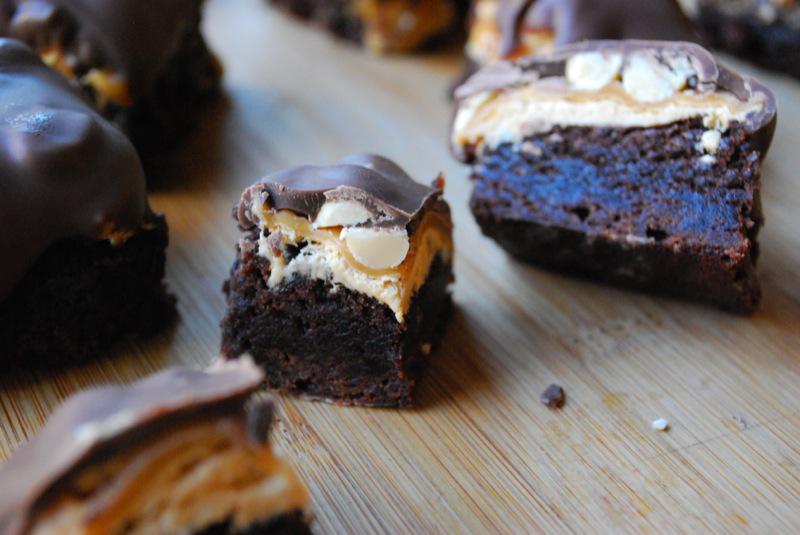 Influenster's tweet photo. .@SNICKERS Brownie Bites. Get in my belly. Recipe here: http://t.co/efNN5iqDPu http://t.co/We8lKjLoge