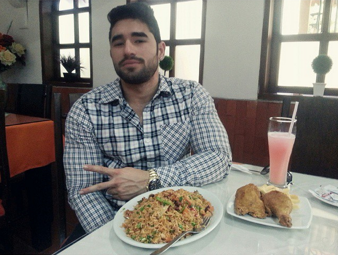 Alexander_RFM's tweet photo. "El arte de comer", revisa mi nuevo post en mi blogg !
http://t.co/UkcHvjBLJF http://t.co/P5brrYsSOy