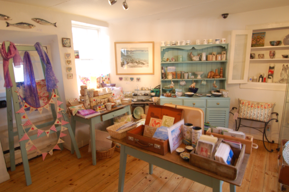 GoldenHareArt's tweet photo. #Handmadehour Art and craft Gallery in Bedfordshire and online http://t.co/90XeSES6ET #RT http://t.co/JtJfr47Gcg