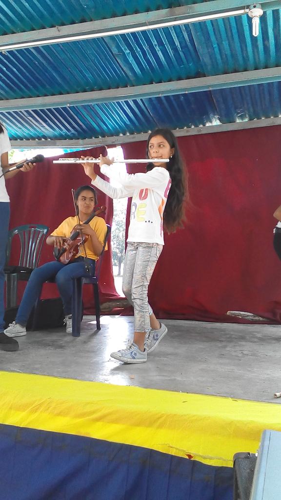 Concierto en el fe y alegría Teresa de la Asunción con la orquesta juvenil N. Barinas #ElSistemaCumple40 <a href="/elsistema/">El Sistema</a>
