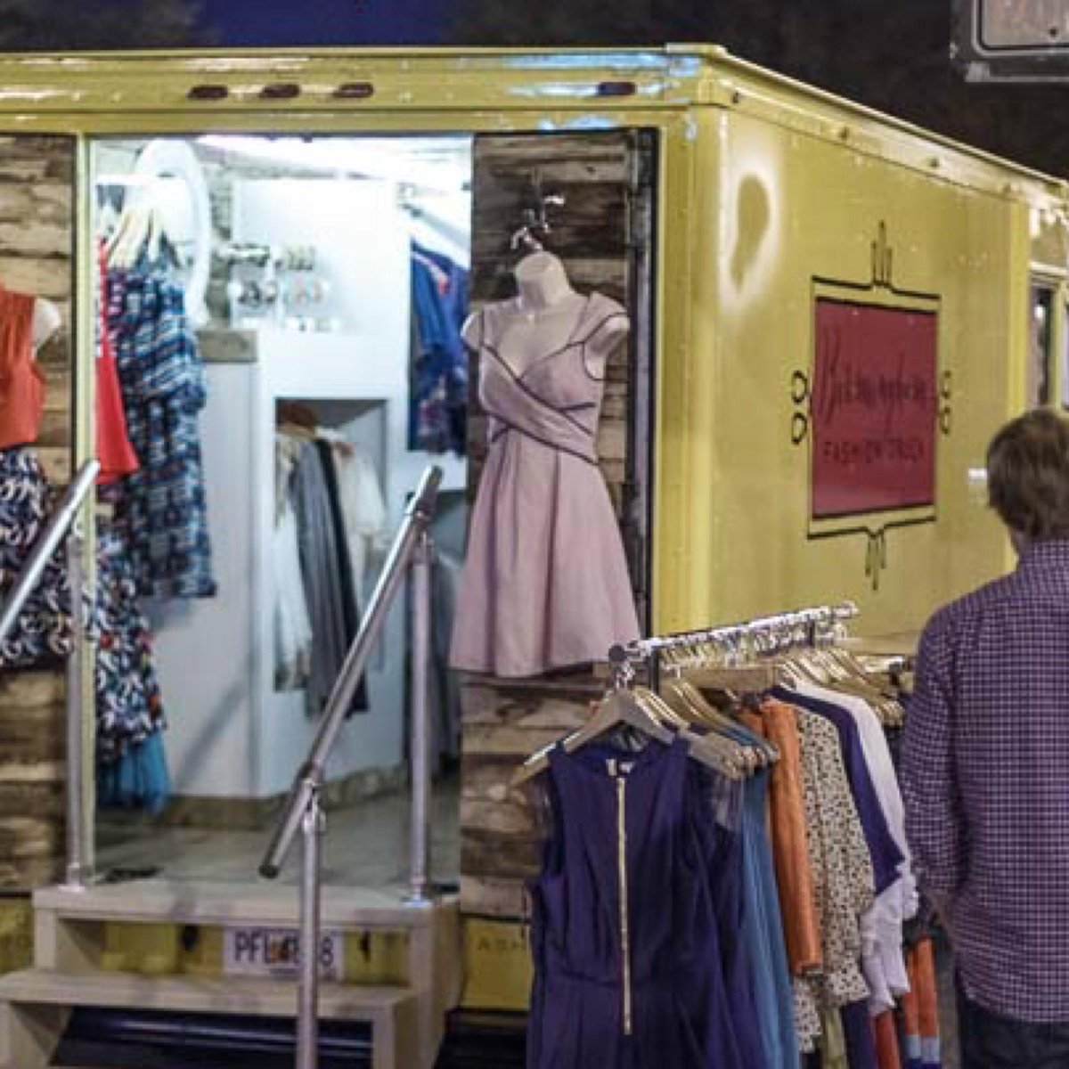 LEDStripIdeas's tweet image. Here's how @chriskulow uses #LED strips to illuminate the inside of a roaming fashion truck: ledstriplightideas.com/inspiration/20…