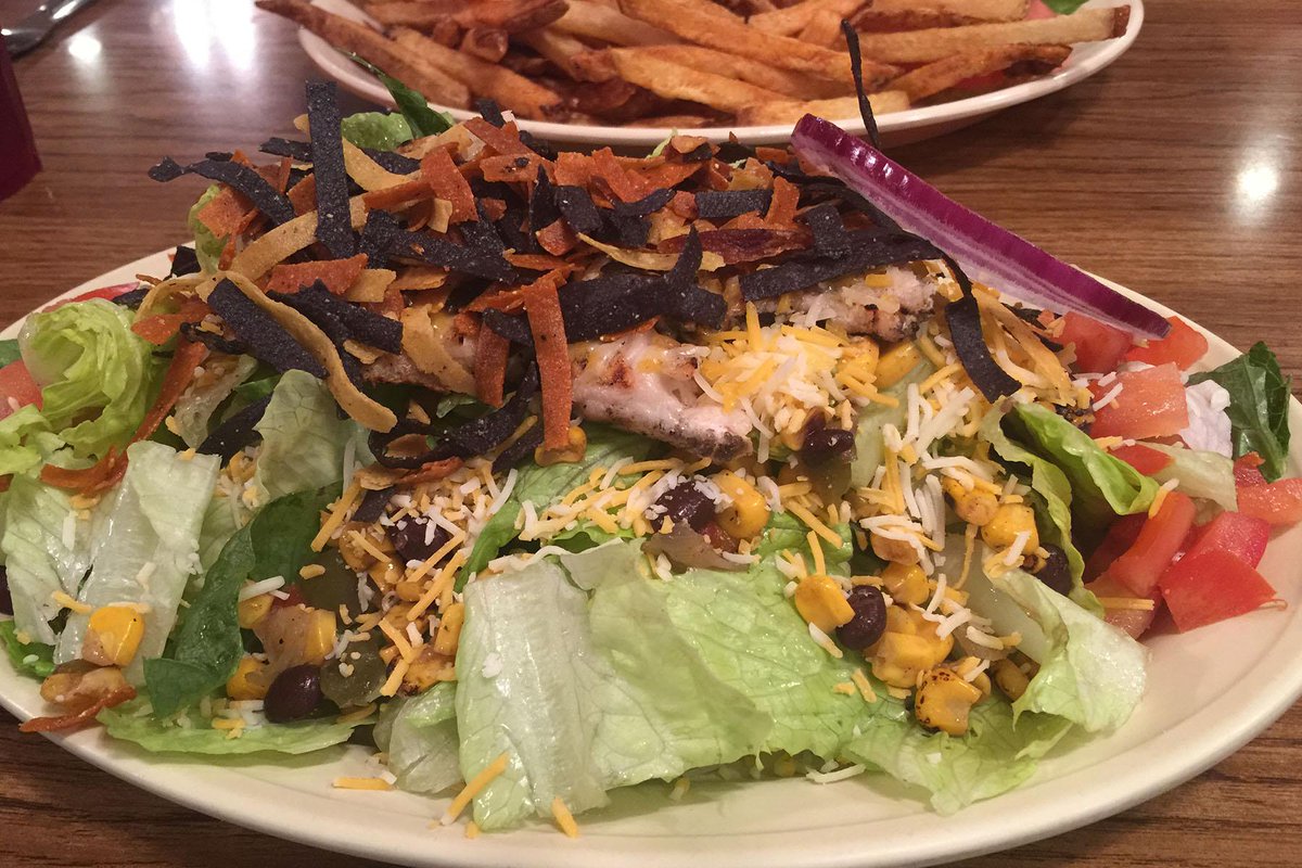 clantonscafe's tweet photo. Come in today to Clanton's Cafe for a Grilled Chicken Santa Fe Salad! #LunchTime http://t.co/bk29FBqOs1