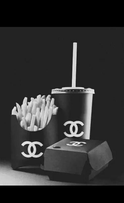 98_mikayla's tweet photo. #chanel http://t.co/zCiplqJY0e