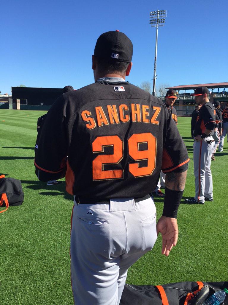 SFGiants's tweet photo. What day is it?  Doesn't matter, make it count today.  Let's get to work #SFGSpring http://t.co/DQ3sedUbcF