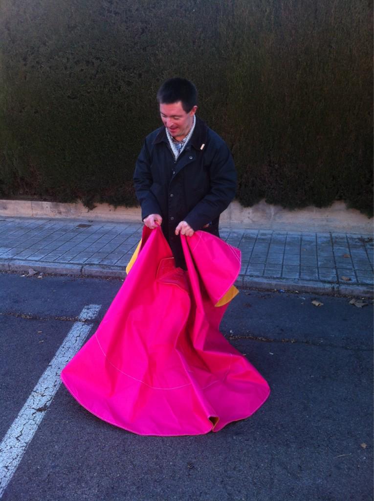 GanaderiaSandra's tweet photo. Encantado con su capote!!! Oleeee http://t.co/gC5BIZLCKe