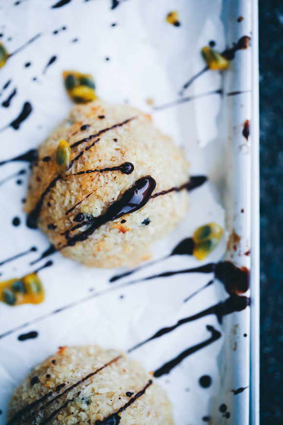 mybabatweets's tweet image. This Passionfruit &amp;amp; Coconut #Macaroon #recipe is just too delicious not to share. @gkstories bit.ly/1zDBtjD