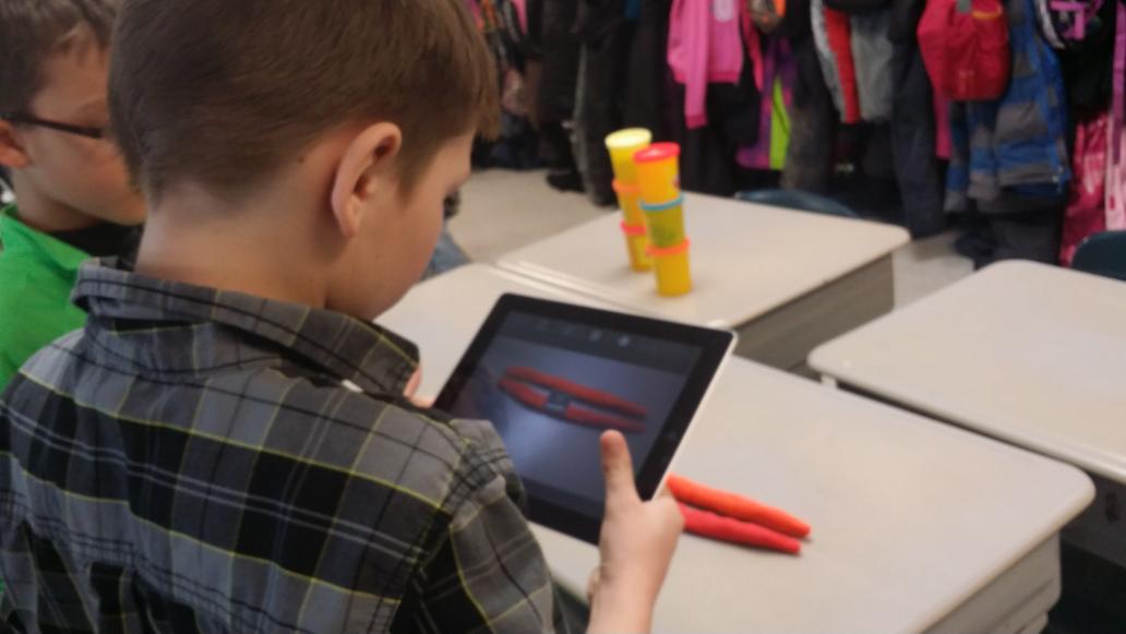 kdamm's tweet photo. Making stop animation movies! @snaveml #pasarrows #makerspaces http://t.co/nYKvaRYOpY