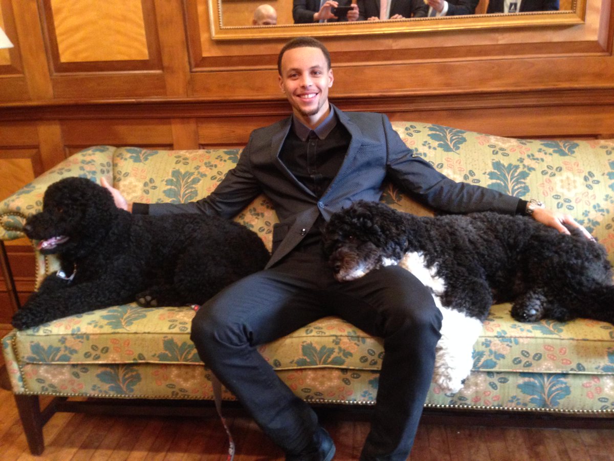 beatmalaria's tweet image. What could be better than@StephenCurry30 meeting Bo &amp;amp; Sunny at the @WhiteHouse?