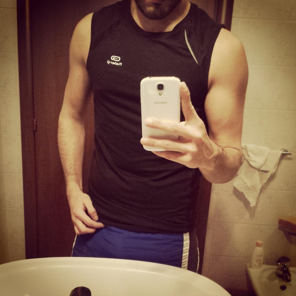 SimoneTavelin's tweet photo. Work it out
#gym #spartansystem #circuit @GorillaSoftTeam http://t.co/bDT55Hyc4x