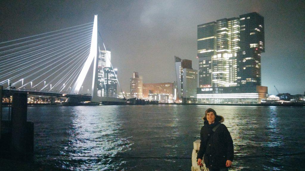 Marco_Eleni's tweet photo. #Erasmusbrug #Rotterdam2015 http://t.co/B7dCZoC9Fl