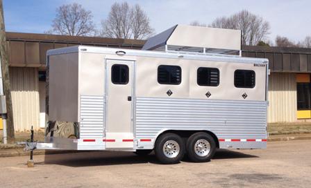 SC_Trailers's tweet image. Our latest #bumperpull custom 3 horse slant load where horses face the passenger side. #custom  #shetron