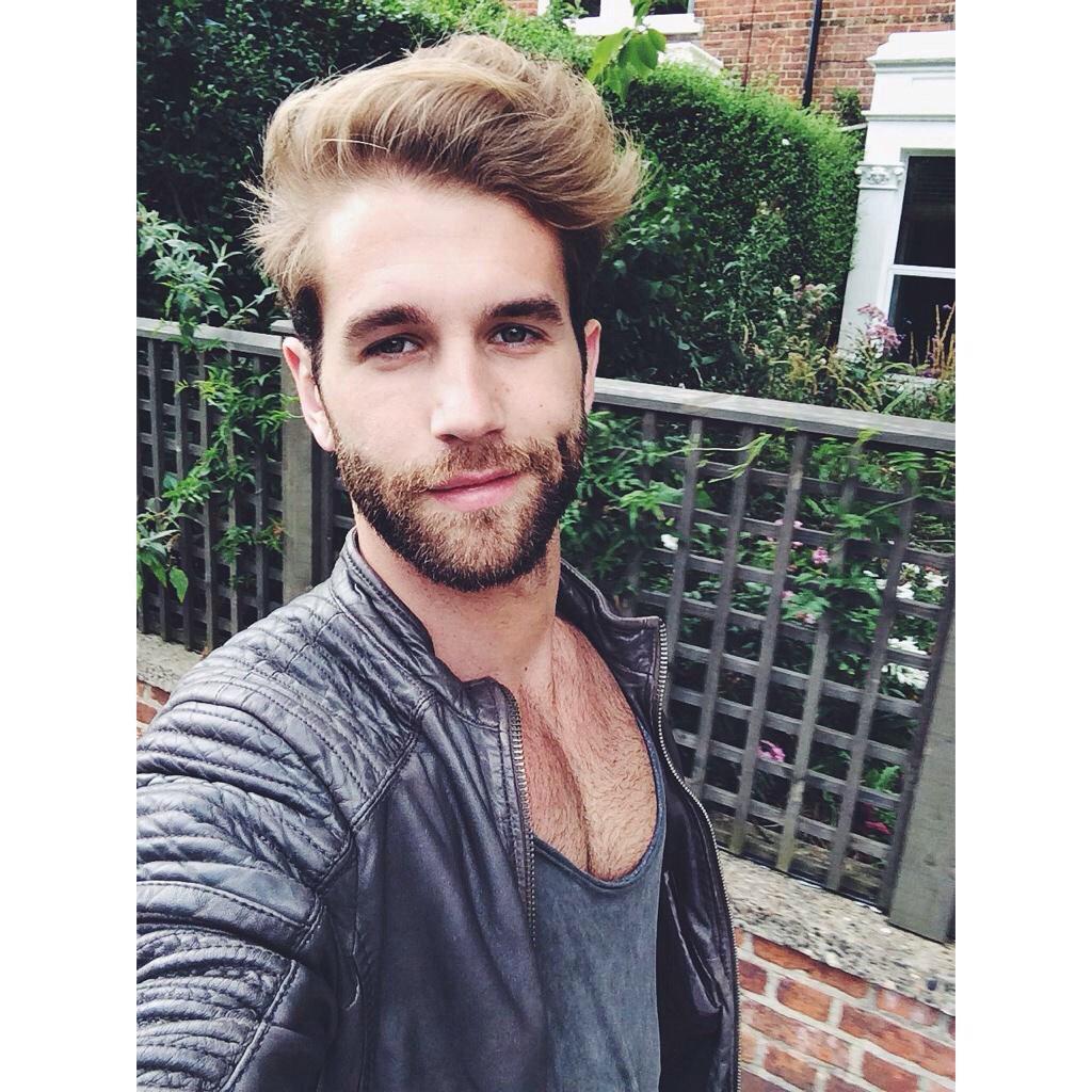 boyscrushh's tweet photo. Andre Hamann http://t.co/MvWYsIlKSS