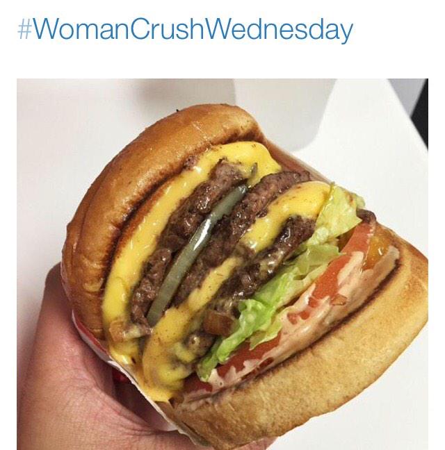 thepamela's tweet photo. 🍔🍔🍔 http://t.co/MvYBLA4s1X