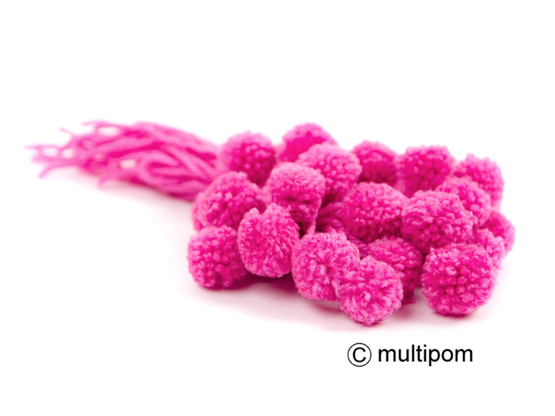 Crafting_UK's tweet photo. Buy the brand new Multipom pompom maker and get a FREE roll of wool on http://t.co/k7oau53qJ5!
#multipom #pompom http://t.co/137nRIiB3x