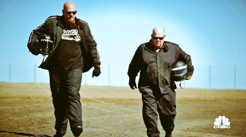 carchasers's tweet photo. Retweet if you think @JeffAllenLive will win. Favorite if you think @RoundmanD will! http://t.co/eYO3VM4waE
