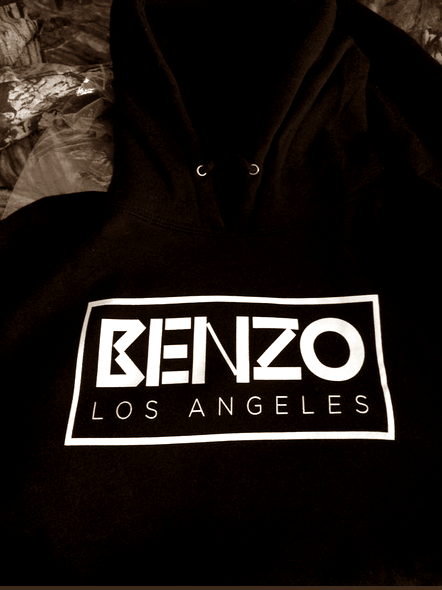 lenaamarali02's tweet photo. I loved my new shirt 💜@AshBenzo http://t.co/IrGfmicMFI
