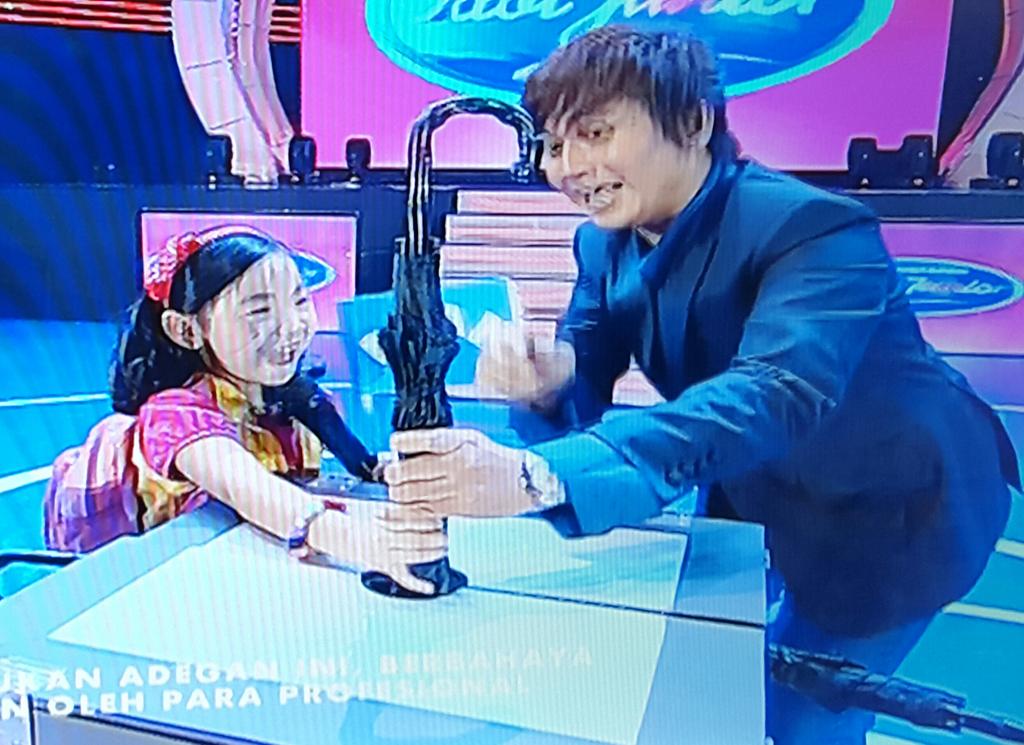 Tampil di live show bersama Magician <a href="/DennyDarko_/">Denny Darko</a> di acara Indonesian Idol Junior Grand Final 21feb2015 #idoljr