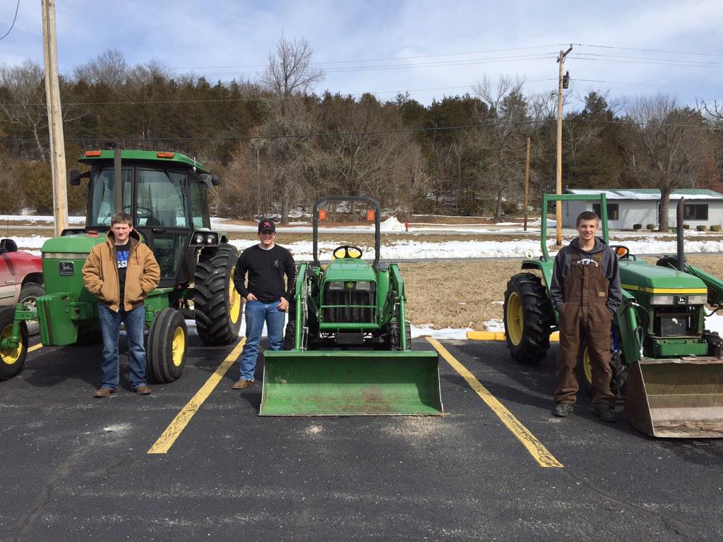 galenaffa's tweet photo. Drive Your Tractor to School Day #FFAWeek http://t.co/bEjUTug2zD