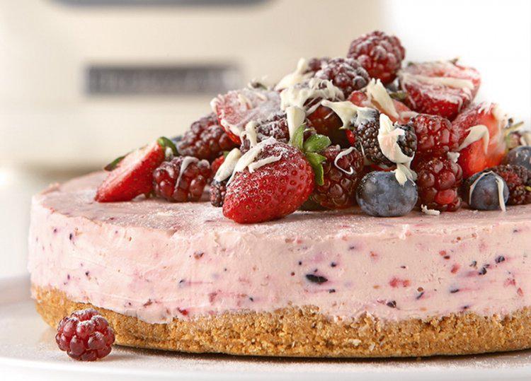 secretsofpastry's tweet image. White chocolate berry cheesecake | KitchenAid buff.ly/1weVv2w  @KitchenAidUSA #Recipe #KichenAid #Cheesecake