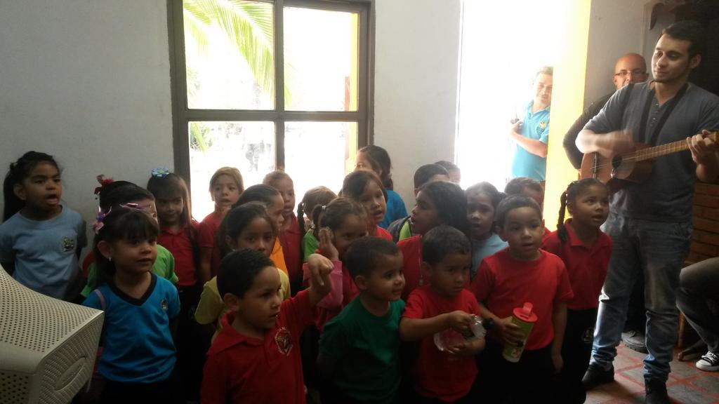 Yajoez's tweet photo. Modulo Jardín de Infancia Bararida - Nucleo Lara @elsistema @sistemaLara @psbiribarren #ElSistemaCumple40 http://t.co/3rkdLYnSZu