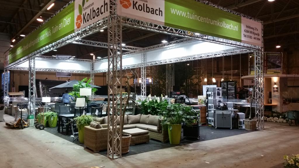 Sunset_BBQ's tweet photo. Sunset BBQ en @TcKolbach zijn er klaar voor! #tuinidee 2015 gaat beginnen, do t/m zo in 's-Hertogenbosch! http://t.co/KFB4JprZ0r