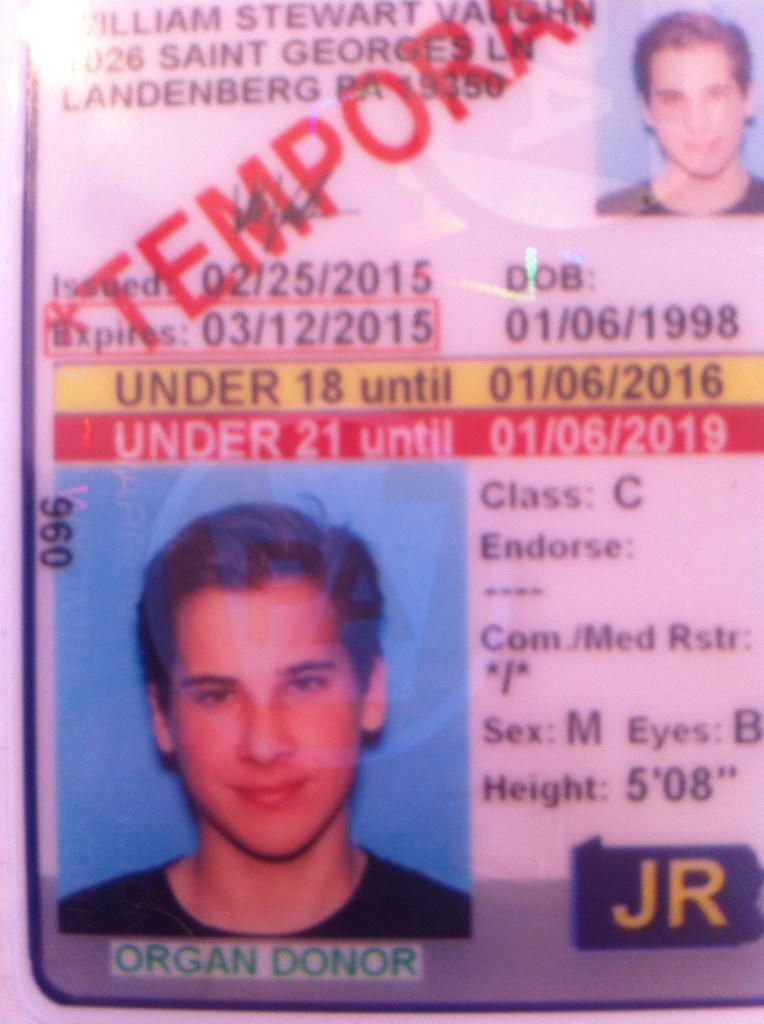 w_illmatic_'s tweet photo. When you're the last one to get your license 👌#organdonor #thirdtimewasacharm http://t.co/gUFecJ1AOn