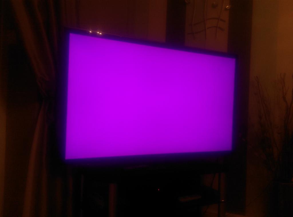 Virgin Media on Twitter: "@NicoleBloor Oh Dear. A nice Purple screen there. Is this a Vimto advert. If you are not getting cable the are... https://t.co/xIcvjHsHkk" / Twitter