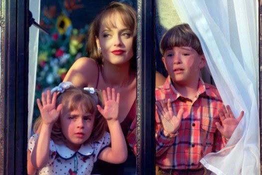 nostrendsbrasil's tweet photo. Paola Bracho IS BACK! 'A Usurpadora' está de volta em março nas tardes do SBT http://t.co/LIvvI2KAyj http://t.co/AyjVH7FO26