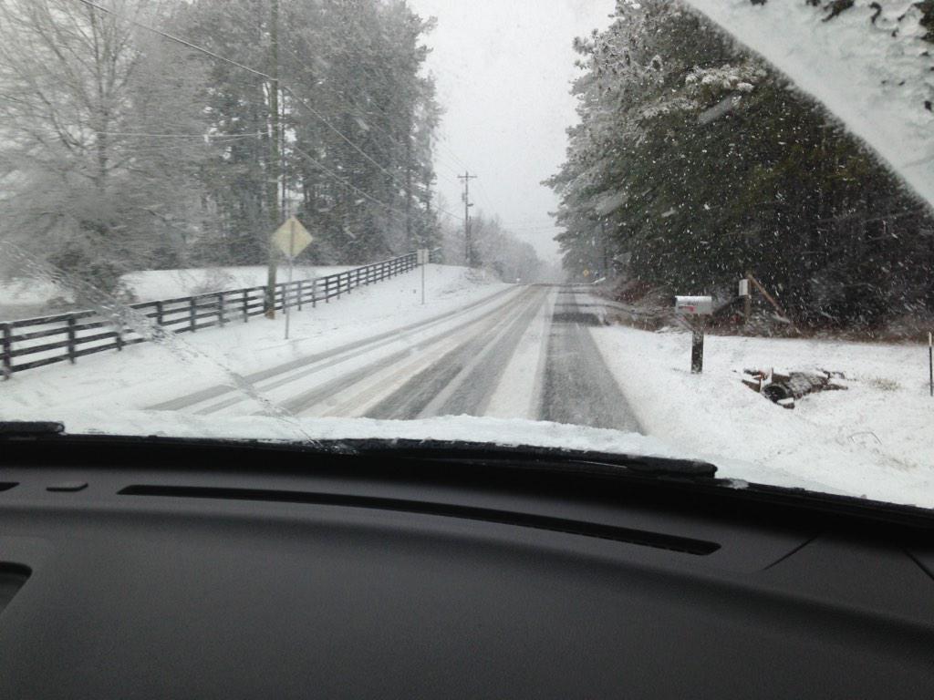 clagerbloom's tweet photo. Birmingham Hwy. @cityofmiltonga,  please stay home while we treat the roads. #miltonsnow #4theloveofmilton http://t.co/WpHs1esxx1