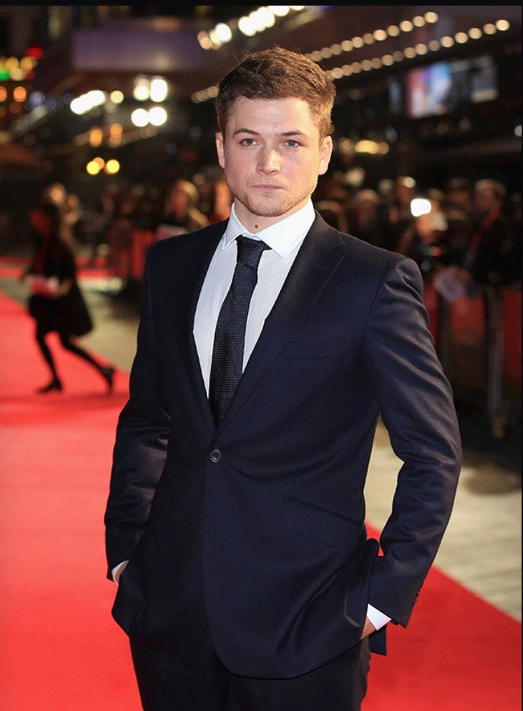 lil_leonhard's tweet image. I have a new obsession after seeing kingsman 😍😍😍 #TaronEgerton #itsnotweird #maybealittle