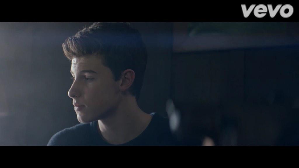 JosefinaaaDR's tweet photo. Love it 💖💖💖 #NeverBeAloneOfficialVideo @ShawnMendes 💕 http://t.co/0bDu4qj7hV