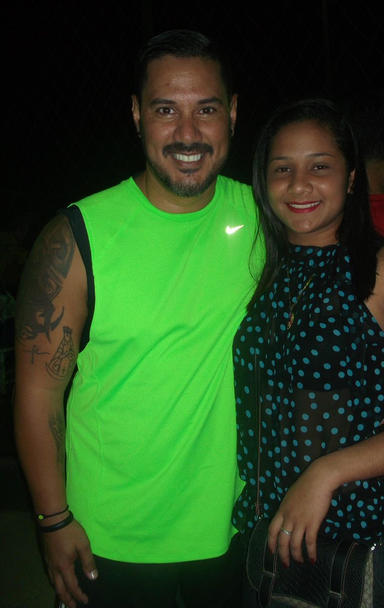 Thaideeramirez's tweet photo. Demasiadoo <3 @OscarcitoAraujo http://t.co/0c3NQDZ5iR