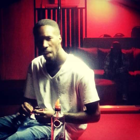 nickstl314's tweet image. Keep my name out yo mouth I gotta shoota in DA cut and he don't say shit wen DA coast clear he let DAT K spit #realst