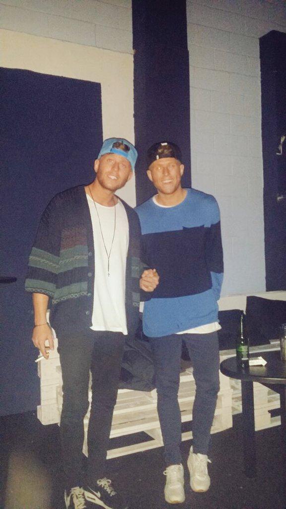 diaz_carr's tweet photo. Felicidades @charlimontoya  @gonzalomontoya9 y gracias por que siempre estáis atento con nosotras http://t.co/d1NxmSl5Tx