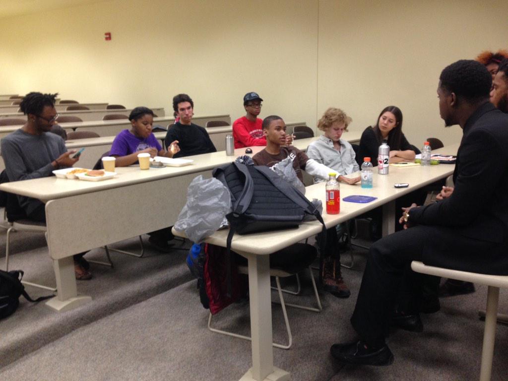 New_BLAC's tweet photo. New BLAC summit http://t.co/O9vEBrvXIJ