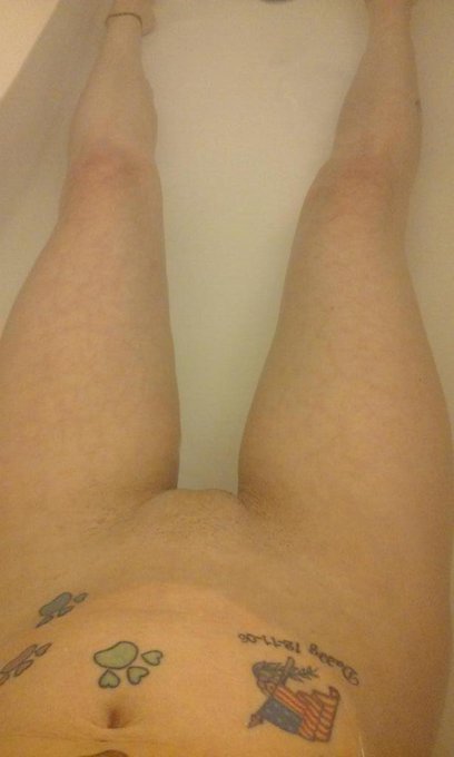 Shower time Jessie http://t.co/EY1Gj1kfOv<a href="/tag/naked"class="tags"><span>#naked</span></a>