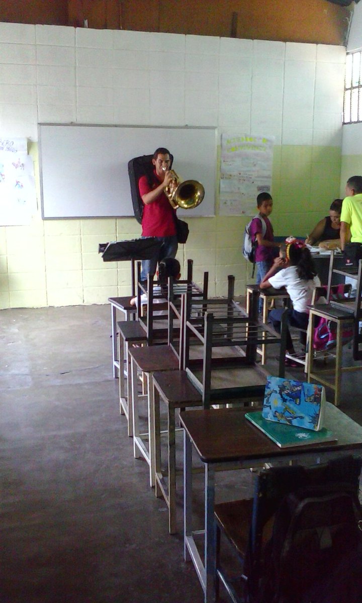 Jheale27's tweet photo. .@nucleosanmateo @SistemaAragua @SoyFundamusical @elsistema #ElSistemaCumple40 http://t.co/WYn7BBQfJD