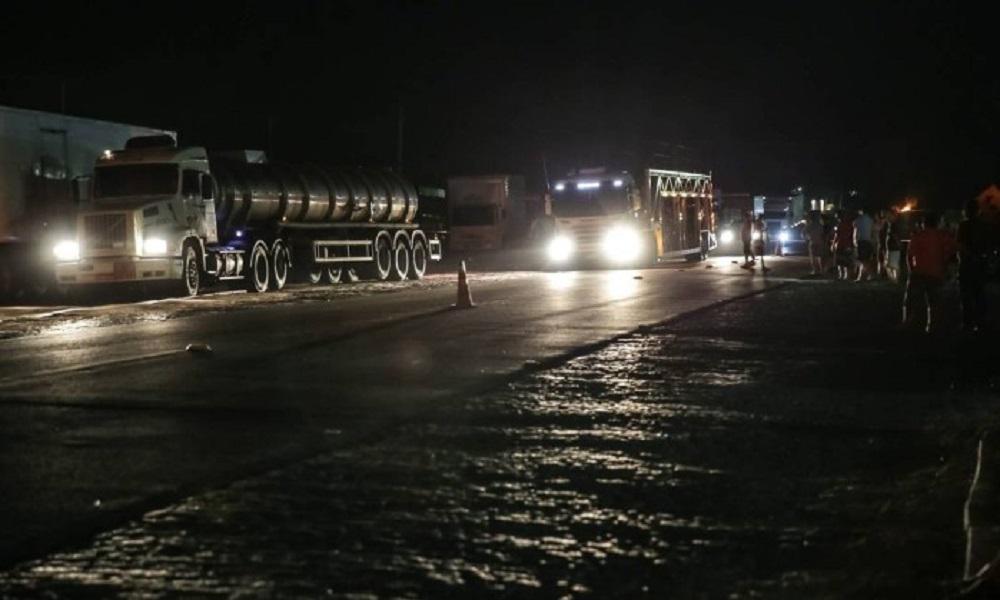 Governo vai enviar Força Nacional para liberar rodovias em 5 estados. glo.bo/1FXWmNH