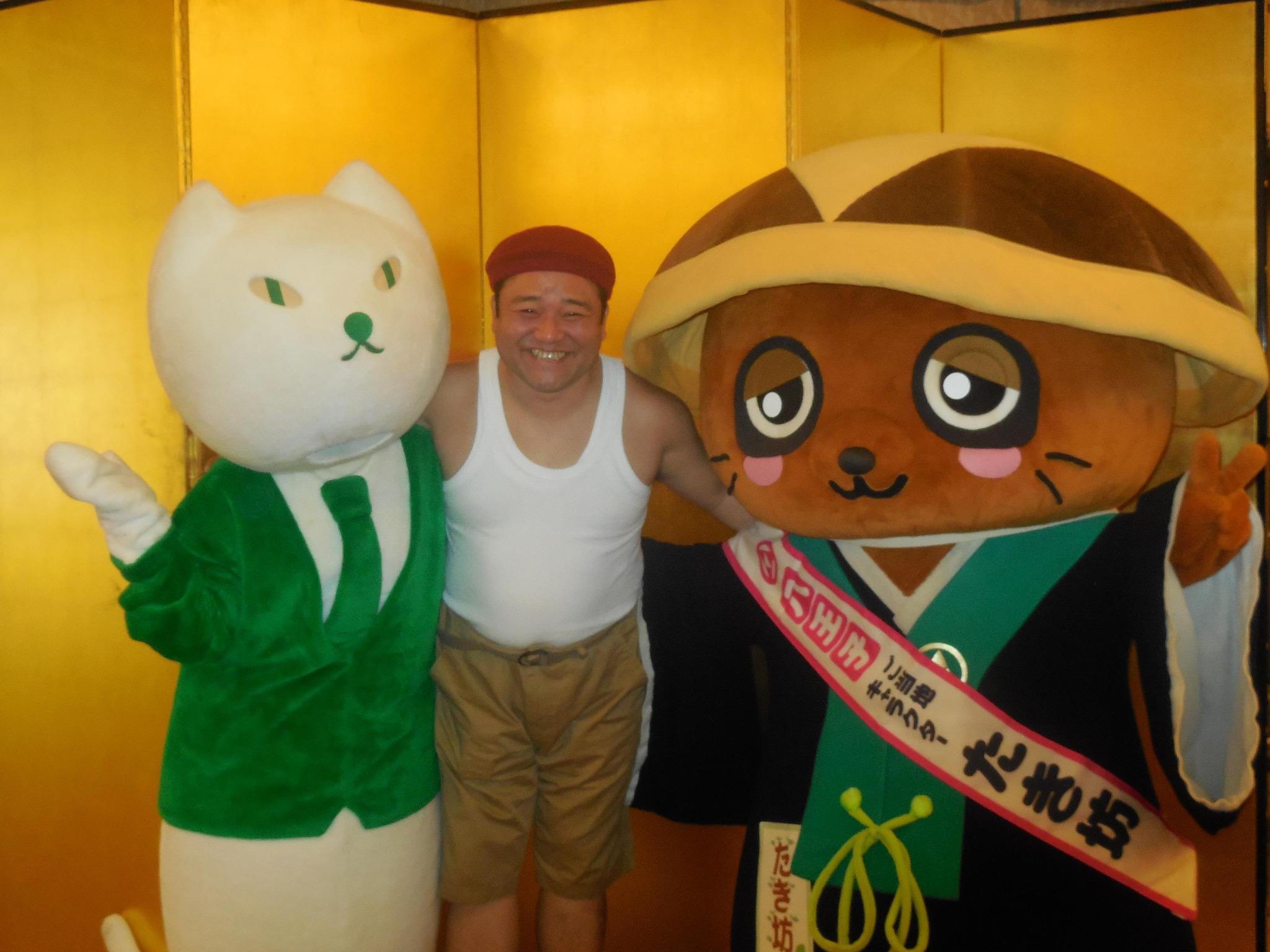 りそにゃ 公式 りそな銀行八王子支店で ヤポンスキーこばやし画伯がワタシを描いてくれました ワタシ 見つかりませんか ワタシ いますってば 一緒にいるのは 八王子ご当地キャラクター たき坊 です 八王子 Http りそにゃ 公式 りそな銀行八王子支店で ヤポンスキーこばやし画伯がワタシを描いてくれました ワタシ 見つかりませんか ワタシ いますってば 一緒にいるのは 八王子ご当地キャラクター たき坊 です 八王子 Http