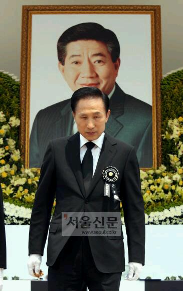 <a href="/kmlee36/">이기명</a> 우리는 압니다. 모두 이 자의 짓이라는 것을~~~!!!!