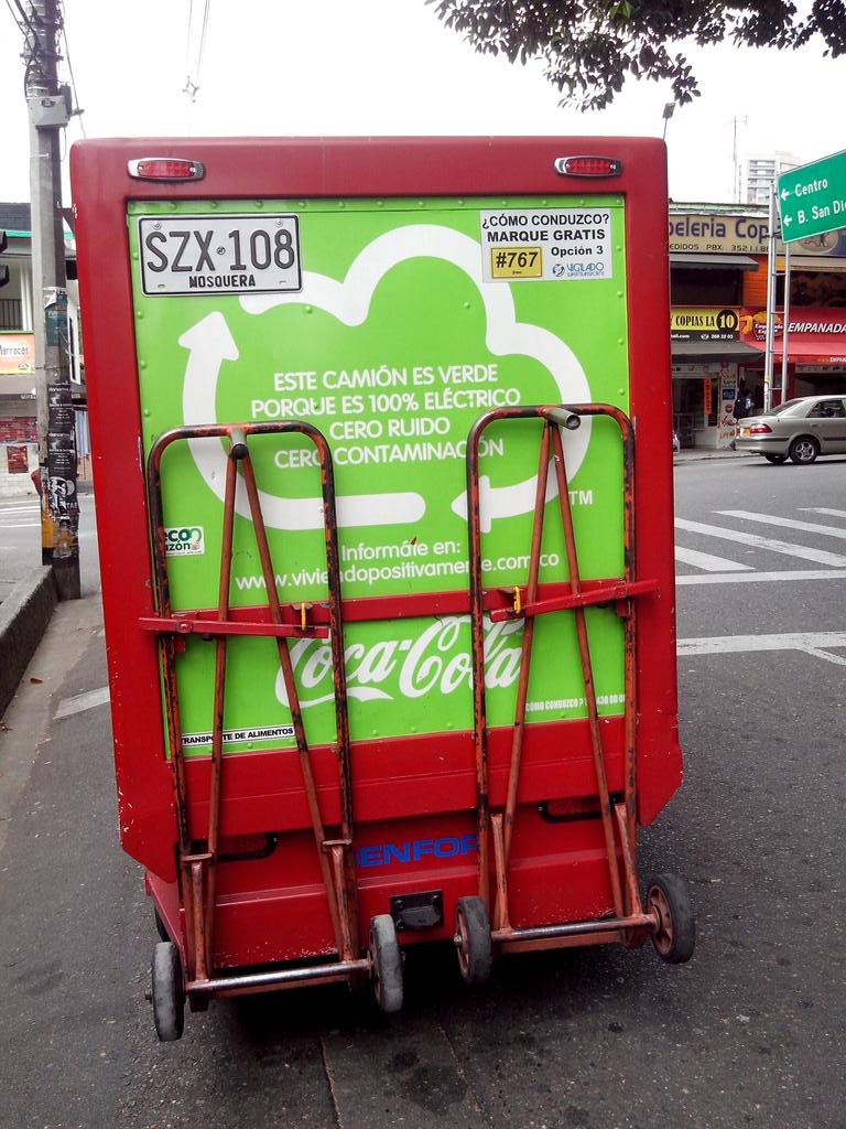 SanTo257's tweet photo. Hoy vi un camioncito eléctrico de @CocaColaCol ... para cuándo los de @postobonsa ? @BAVARIA_SA ? http://t.co/adOGRGUDgh