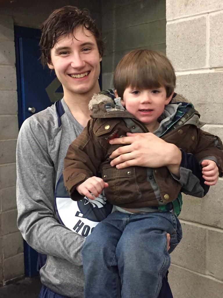 kimmberlykardas's tweet photo. Missing these two! #mancandywednesday @kardaszw #mason http://t.co/UZJ8NLrmDF